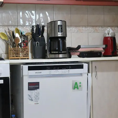 Detached Stone With Pool Sleeps 9 *