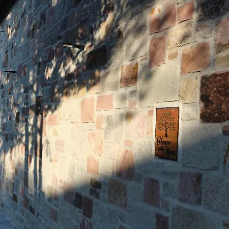 Detached Stone With Pool Sleeps 9 Willa *