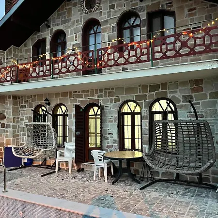 Detached Stone With Pool Sleeps 9