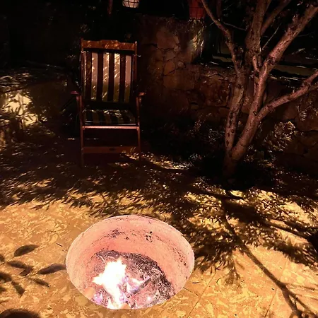 Detached Stone With Pool Sleeps 9 Willa *