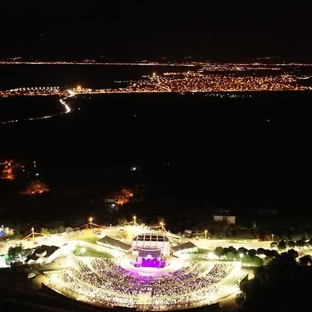 Detached Stone With Pool Sleeps 9 * Ören