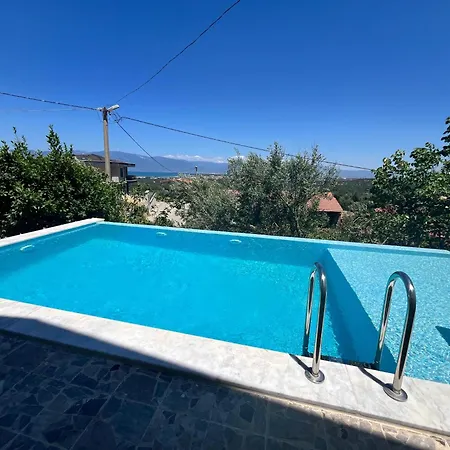 Detached Stone With Pool Sleeps 9 * Burhaniye