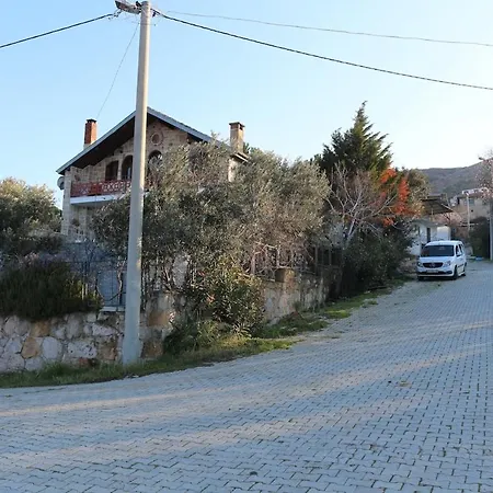 Detached Stone With Pool Sleeps 9