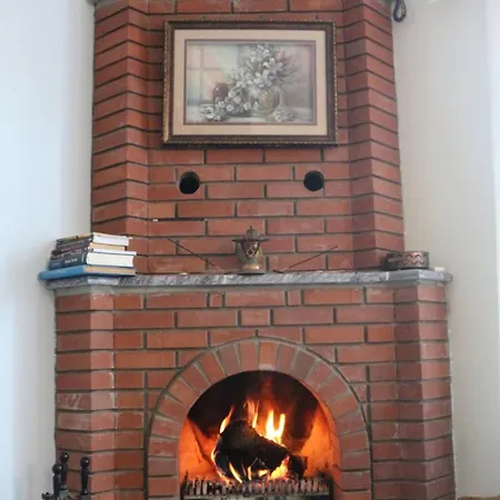 فيلة Detached Stone With Pool Sleeps 9 *