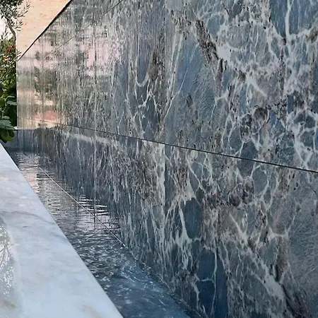 Detached Stone With Pool Sleeps 9 *