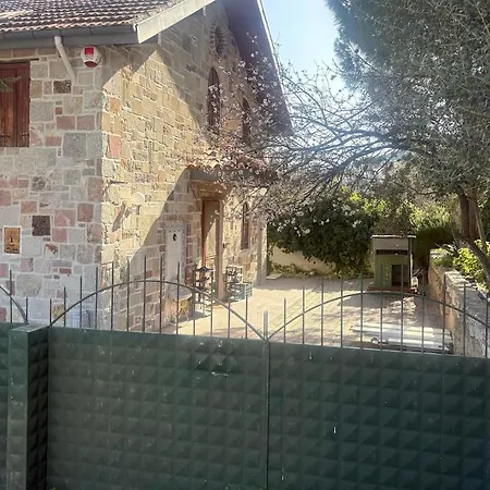 فيلة Detached Stone With Pool Sleeps 9 *