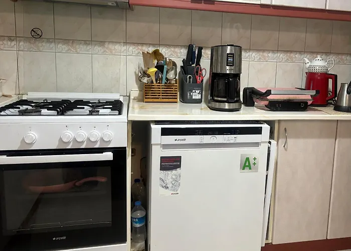 Detached Stone With Pool Sleeps 9 *