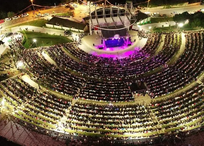 Villa Detached Stone With Pool Sleeps 9 Ören