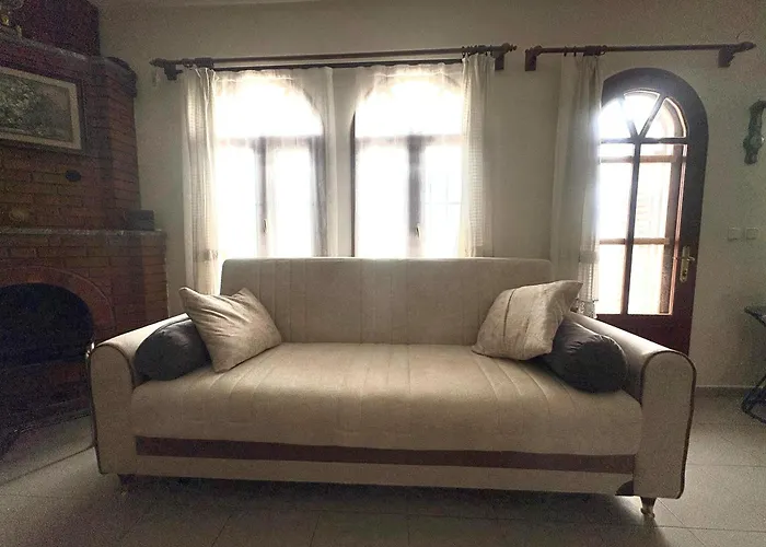 Villa Detached Stone With Pool Sleeps 9