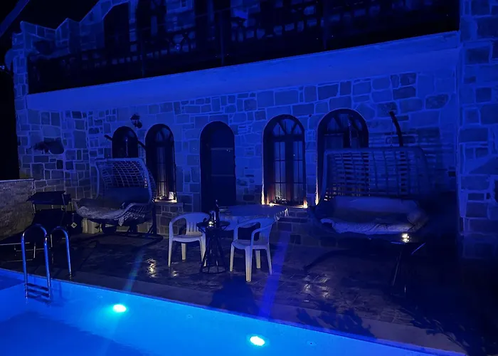 Villa Detached Stone With Pool Sleeps 9 *