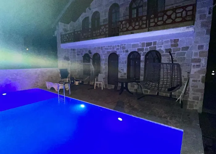 Detached Stone With Pool Sleeps 9 Villa *