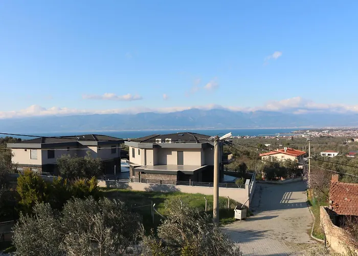 Villa Detached Stone With Pool Sleeps 9