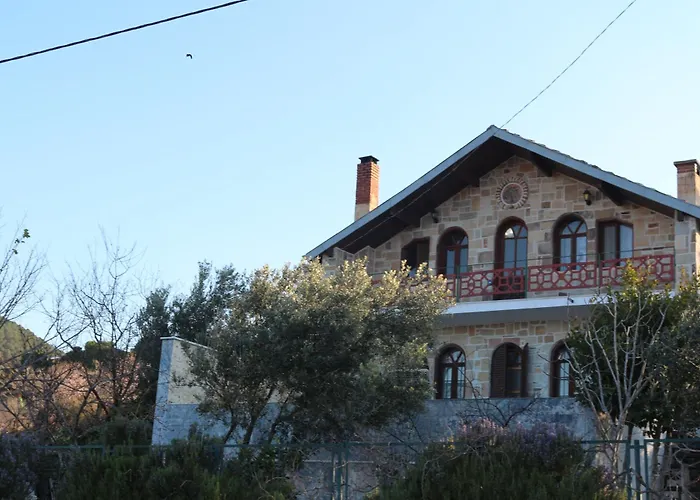 Detached Stone With Pool Sleeps 9 Villa *