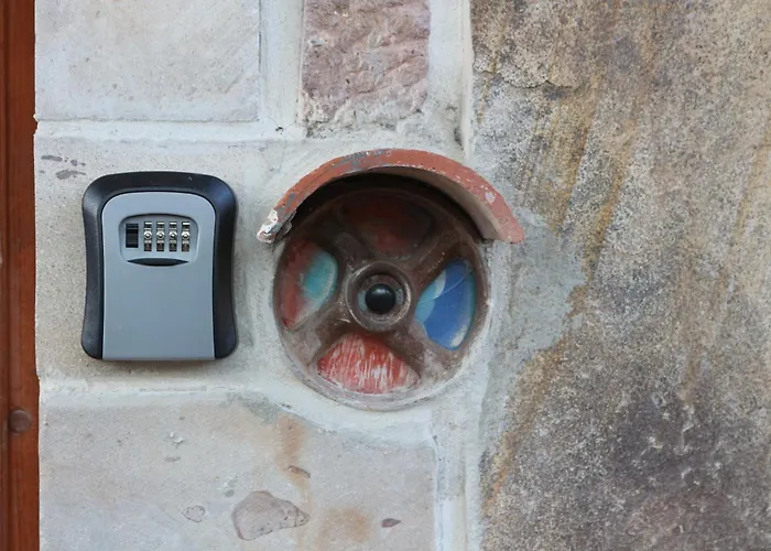 Detached Stone With Pool Sleeps 9 Villa *