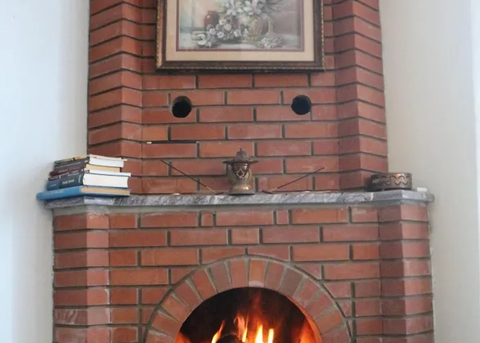 Detached Stone With Pool Sleeps 9 Villa *