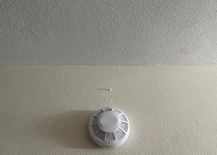 Detached Stone With Pool Sleeps 9 Villa *