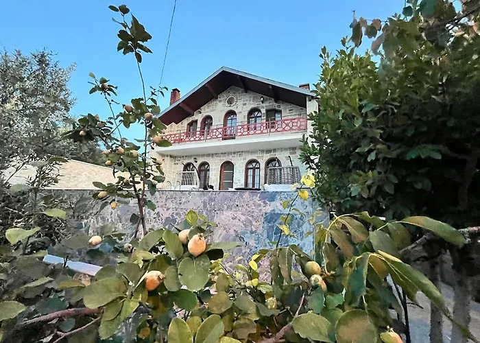 Villa Detached Stone With Pool Sleeps 9 *