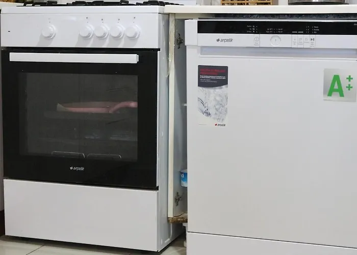 Detached Stone With Pool Sleeps 9 Villa