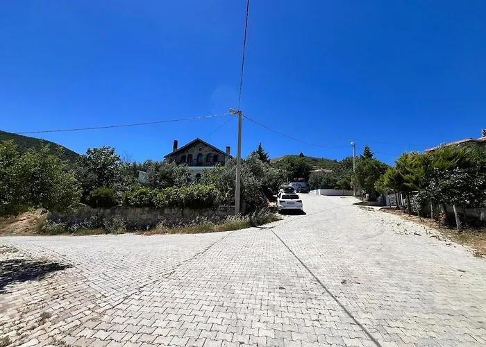 Villa Detached Stone With Pool Sleeps 9