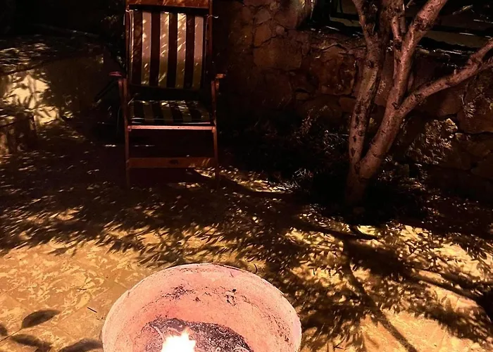 Detached Stone With Pool Sleeps 9 Villa *